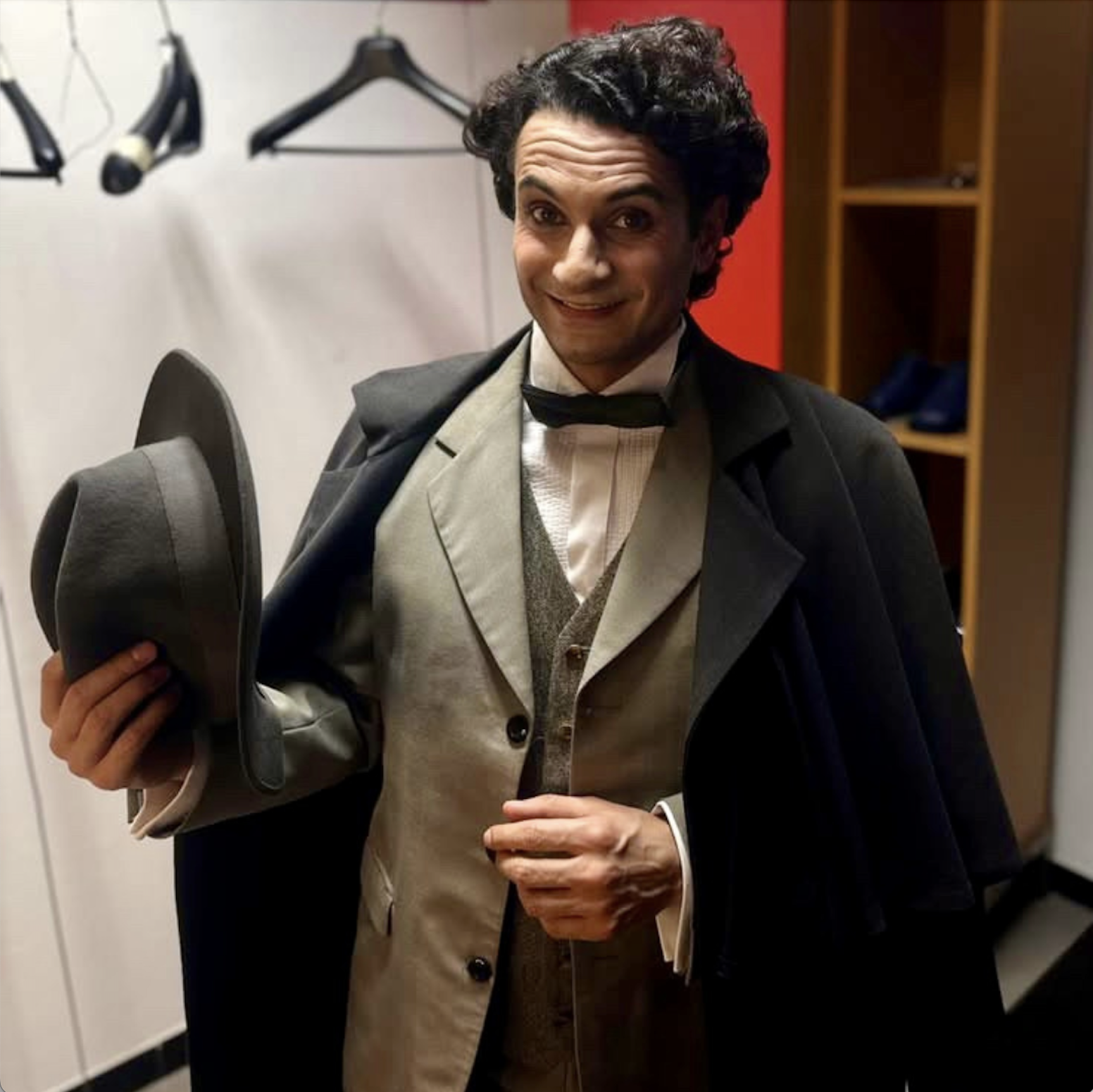 GURGEN BAVEYAN est Gabriel von Eisenstein dans La Chauve-Souris au Teatro Lirico di Cagliari